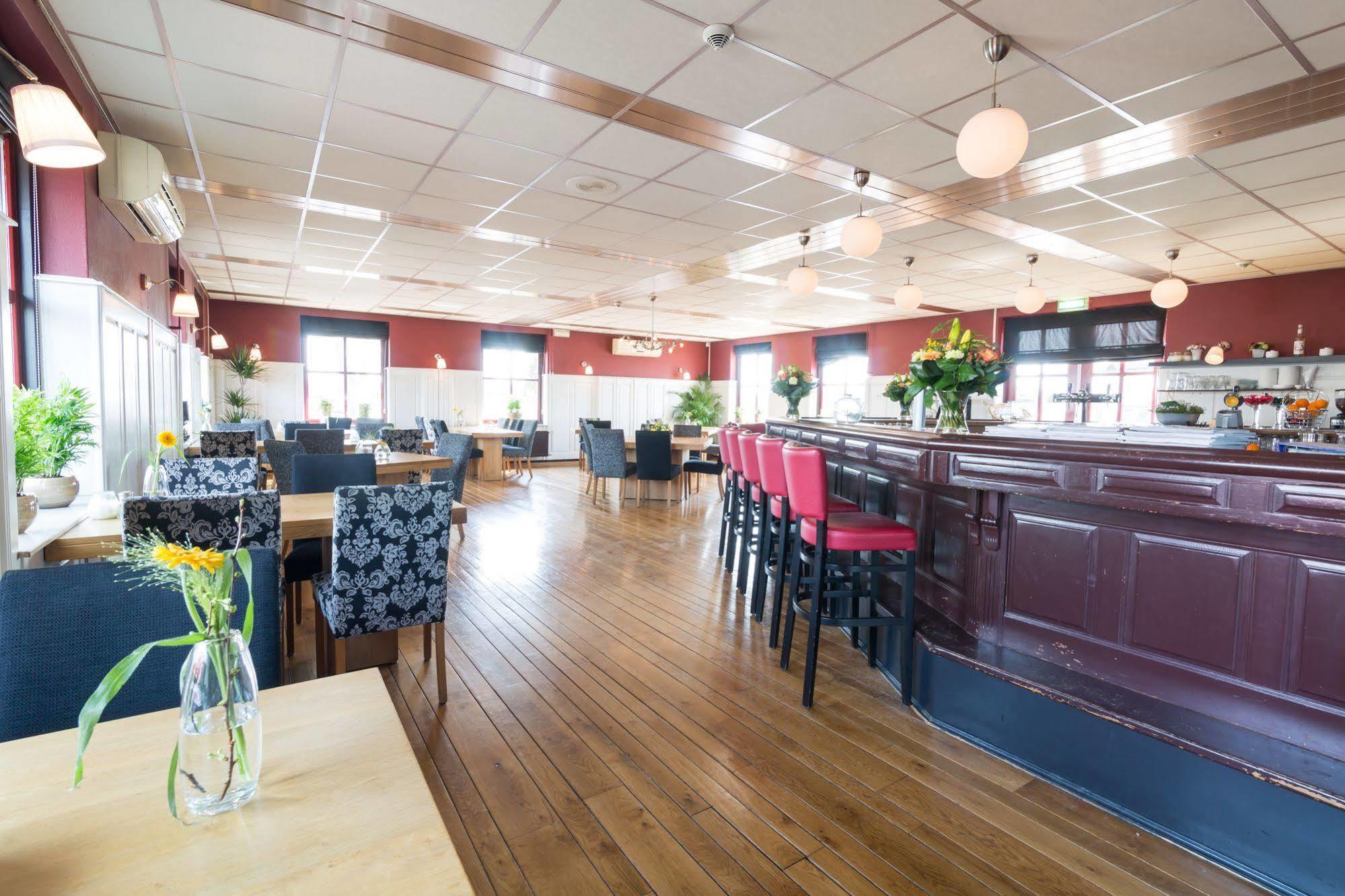 Hotel Restaurant De Buizerd Langedijk Экстерьер фото