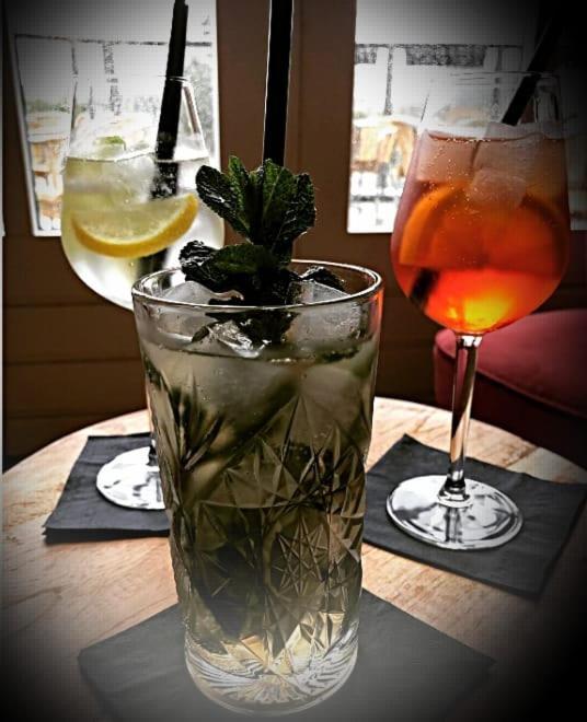 Hotel Restaurant De Buizerd Langedijk Экстерьер фото